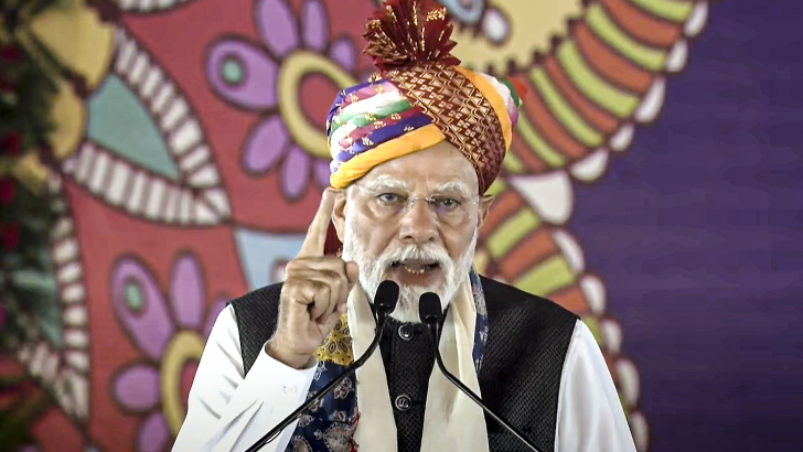 https://www.salarnews.in/public/uploads/images/newsimages/maannewsimage25092025_173535_Modi in UP .png